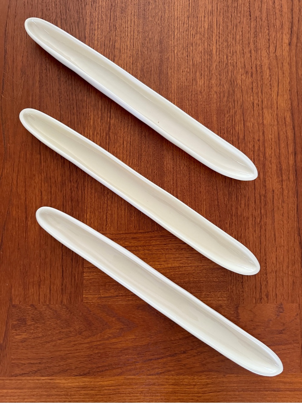 Vintage Carnevale McCarty Memphis‎ Signed White Olive Boat Trays Set
